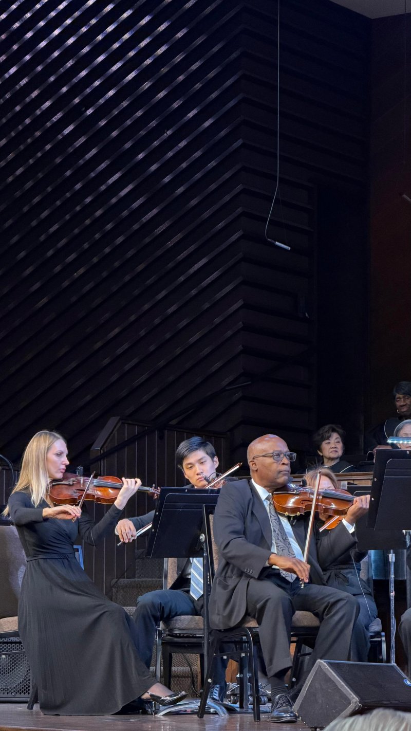 Mila performing with the ensemble (36)