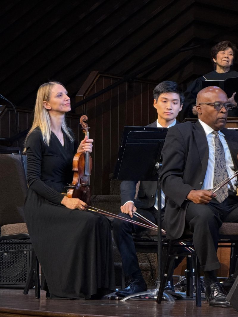 Mila performing with the ensemble (37)