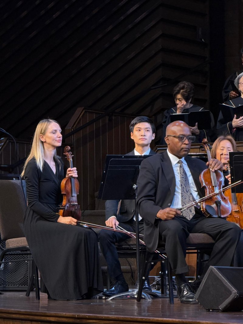 Mila performing with the ensemble (42)