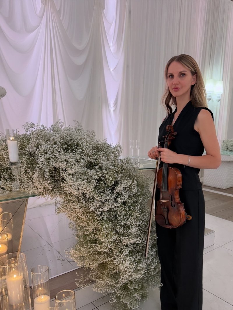 Live violin at a wedding or event (75)